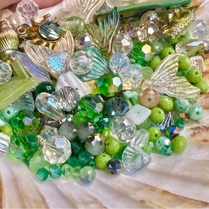 NEW & VTG GREENS Glass, Shell, Crystal Beads Charms MIXED BULK LOT DIY JEWELRY